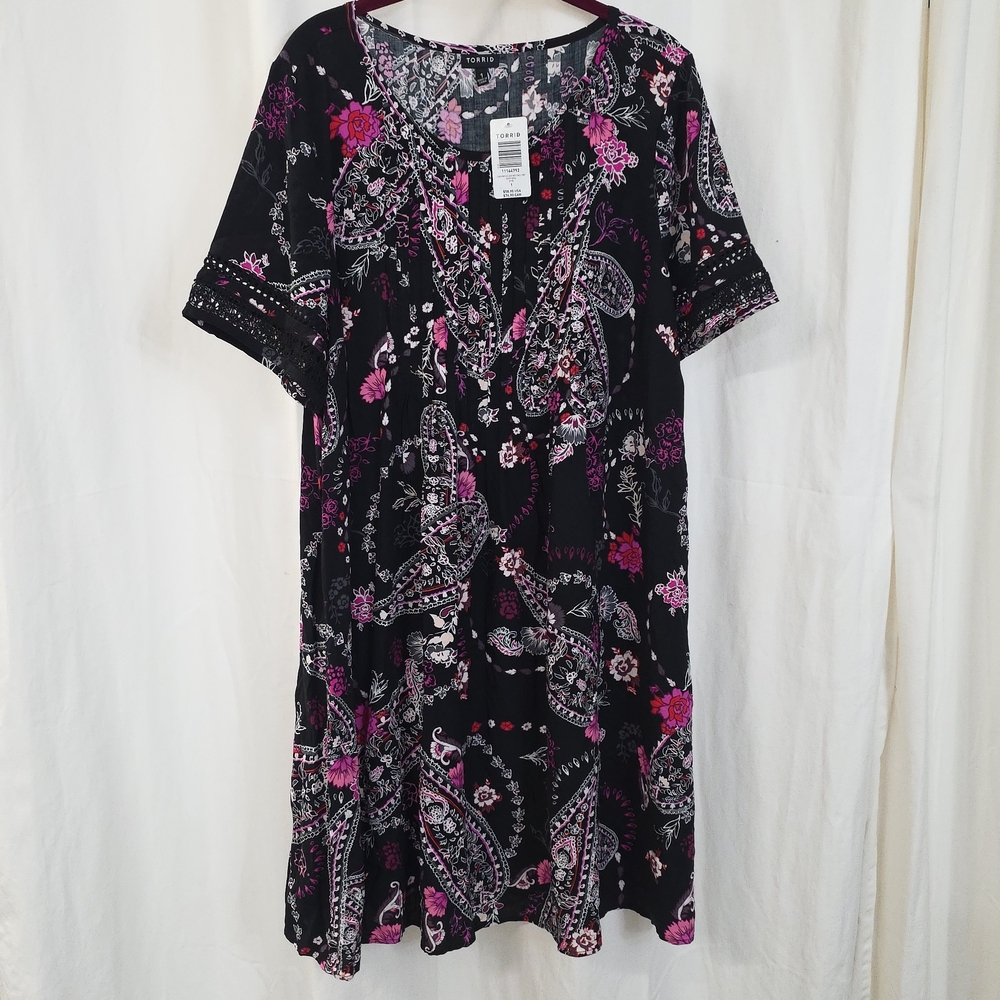 Torrid 1 1X 14/16 Mini Black Floral Paisley Challis Trapeze Dress Crochet Inset